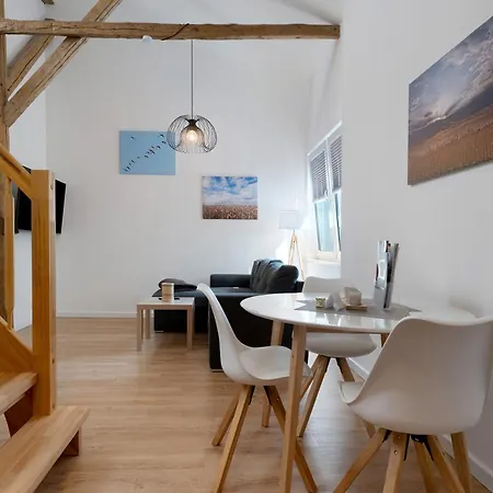 Junge 1 Apartment Lohe-Rickelshof